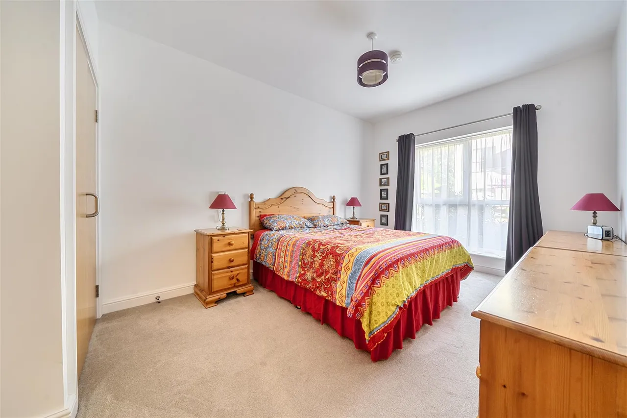 Hamilton Road, Sarisbury Green, photo 9