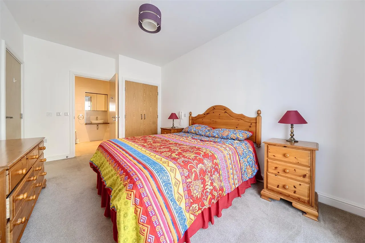Hamilton Road, Sarisbury Green, photo 10