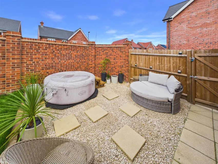 Apley Road, Twigworth, photo 14