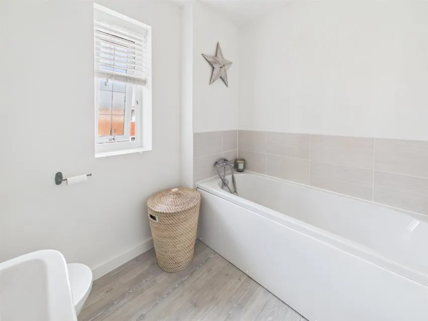 Apley Road, Twigworth, photo 12