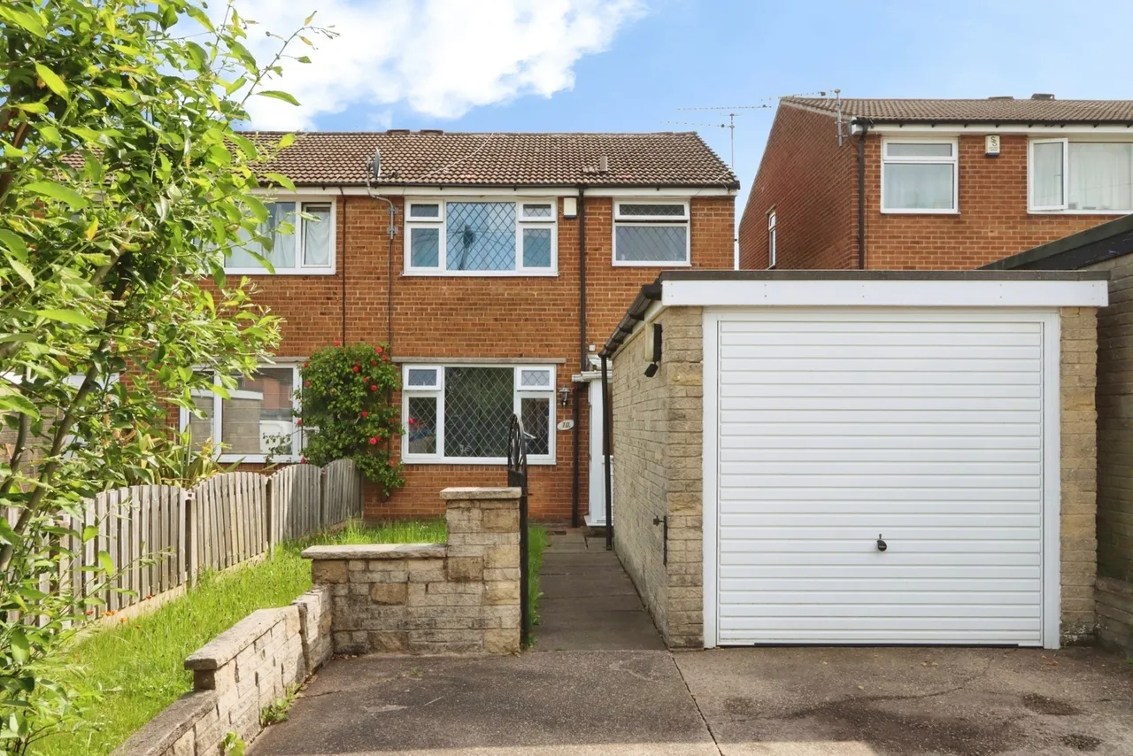 3 bed house for sale — Meadow View Road, Sheffield, S8