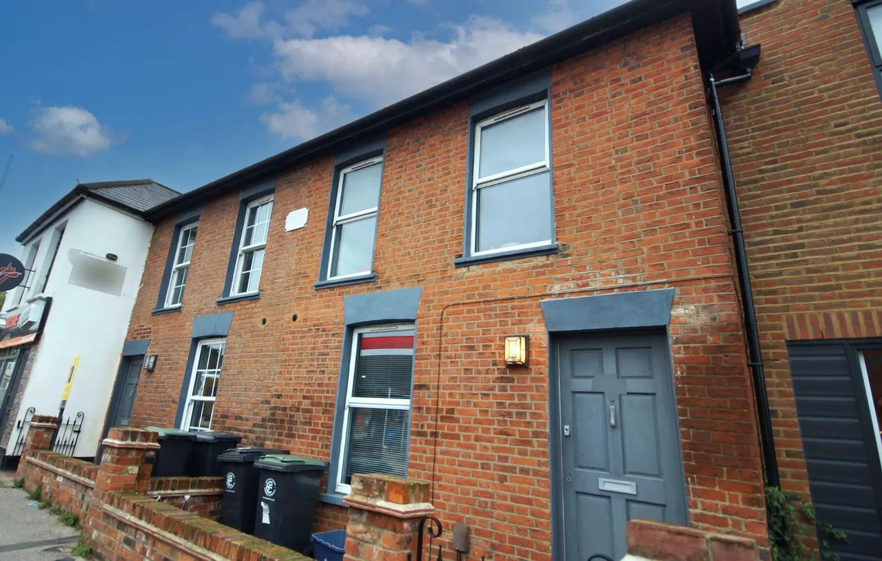 2 bed house to rent, Church Hill, Loughton, IG10