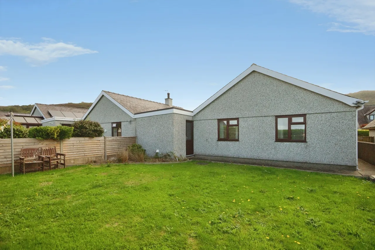 Bro Gwylwyr, Nefyn, LL53, photo 19