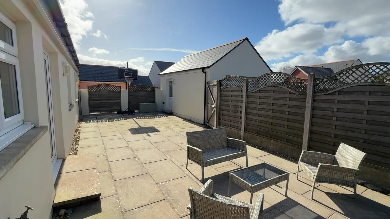 Bowett Close, Hundleton, SA71, photo 17