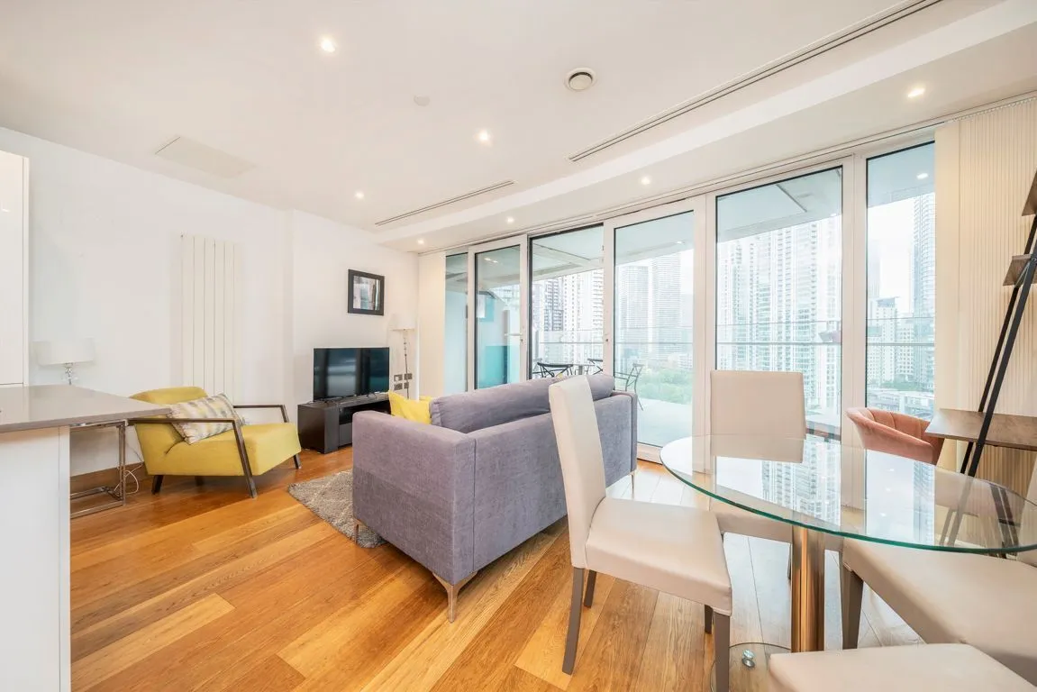 Crossharbour Plaza, Canary Wharf, photo 3