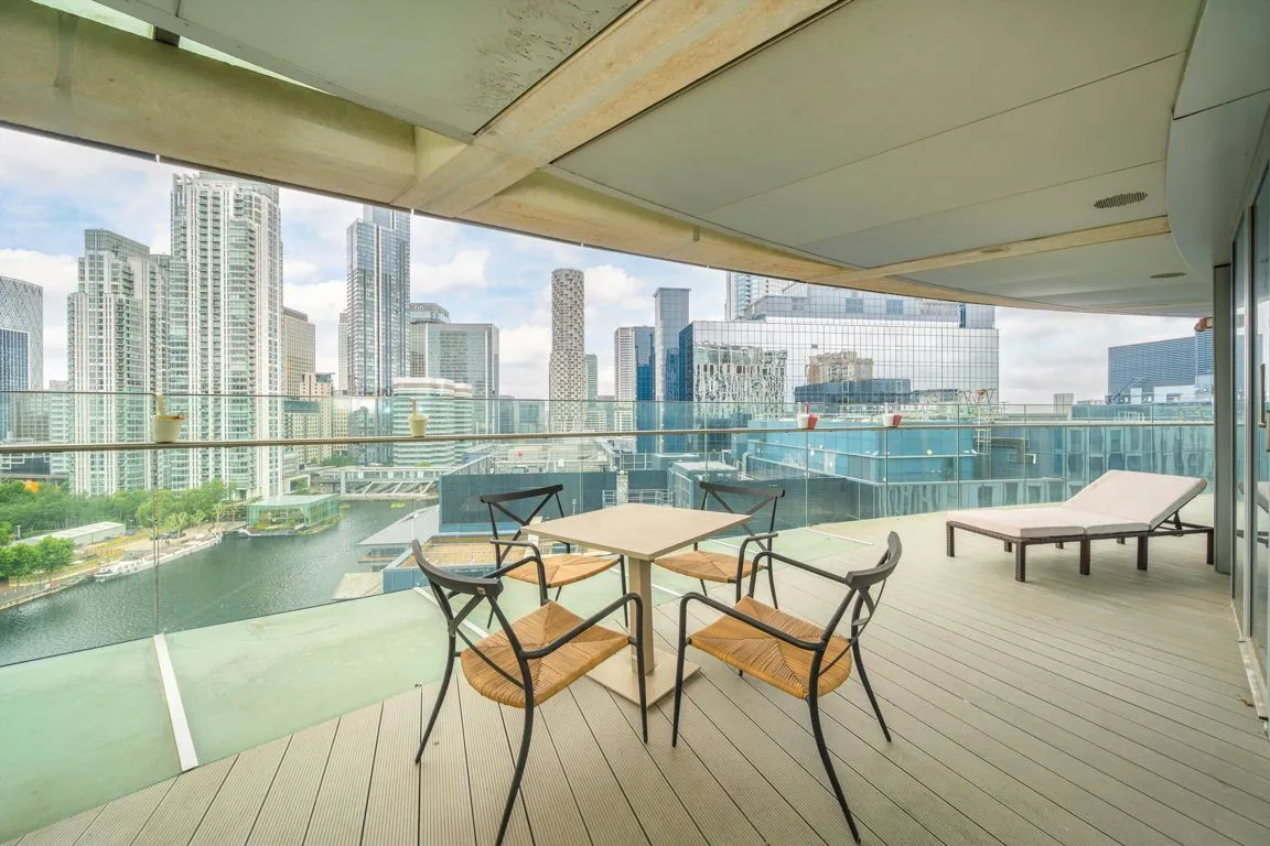 Crossharbour Plaza, Canary Wharf, photo 11