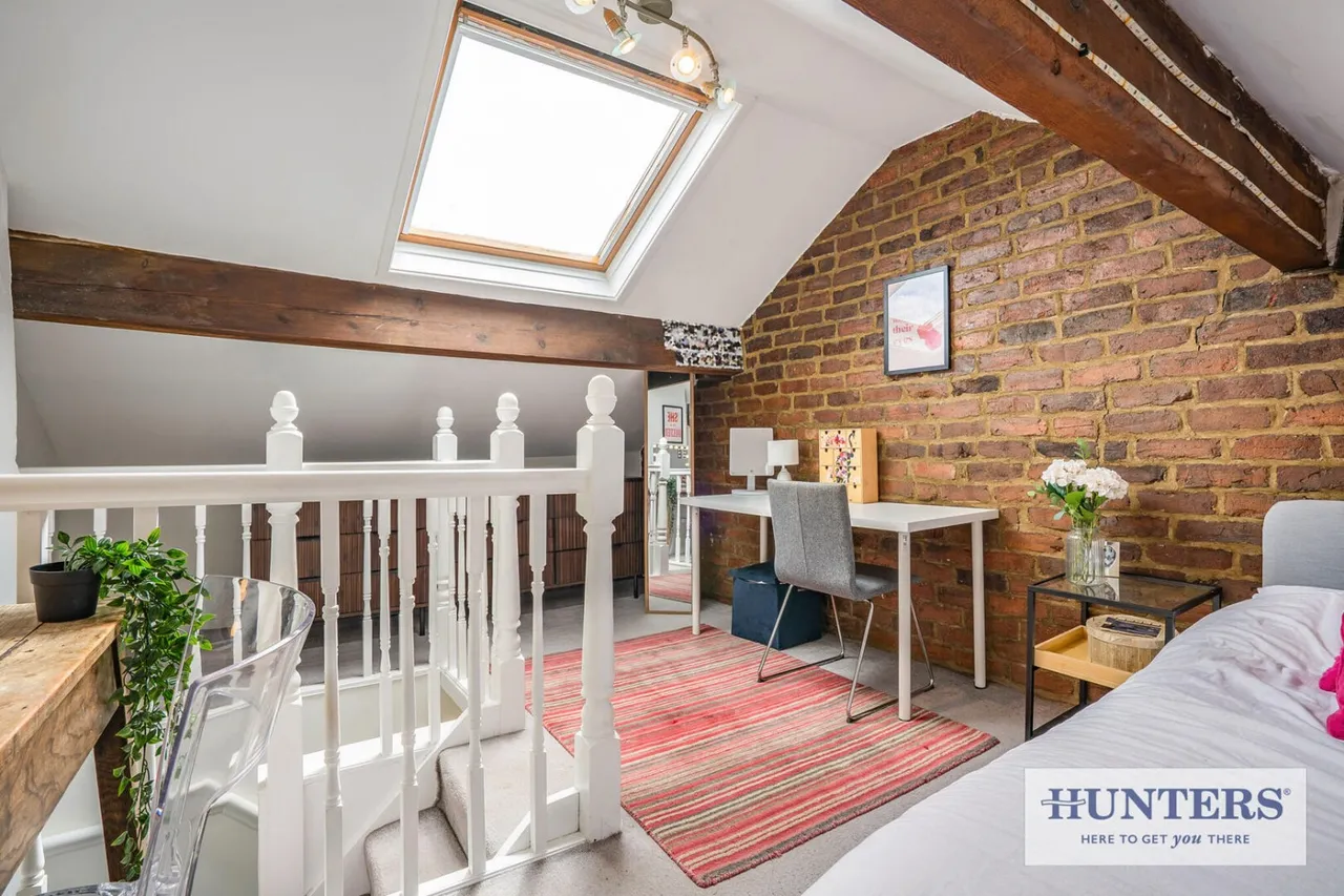 Town Street, Rawdon, LS19, photo 12