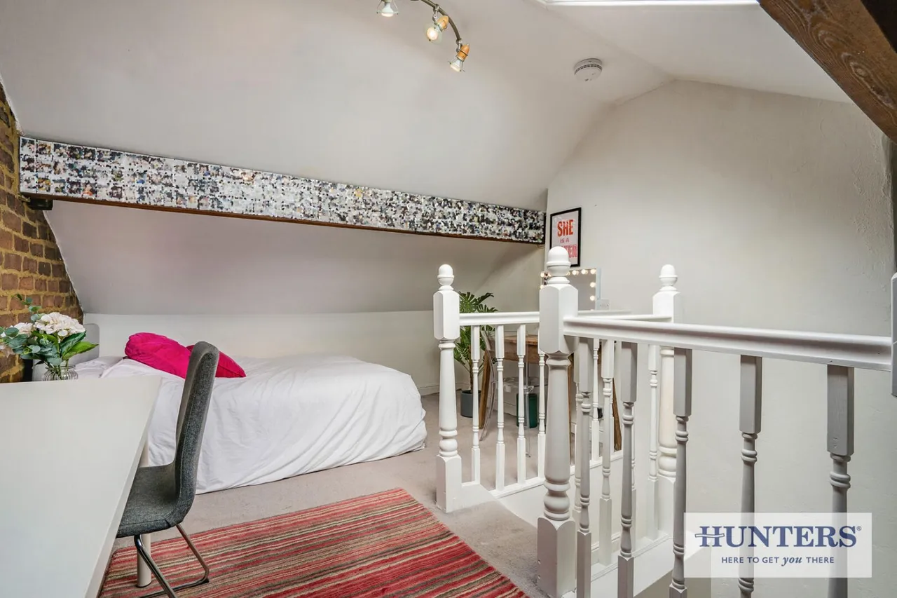Town Street, Rawdon, LS19, photo 13