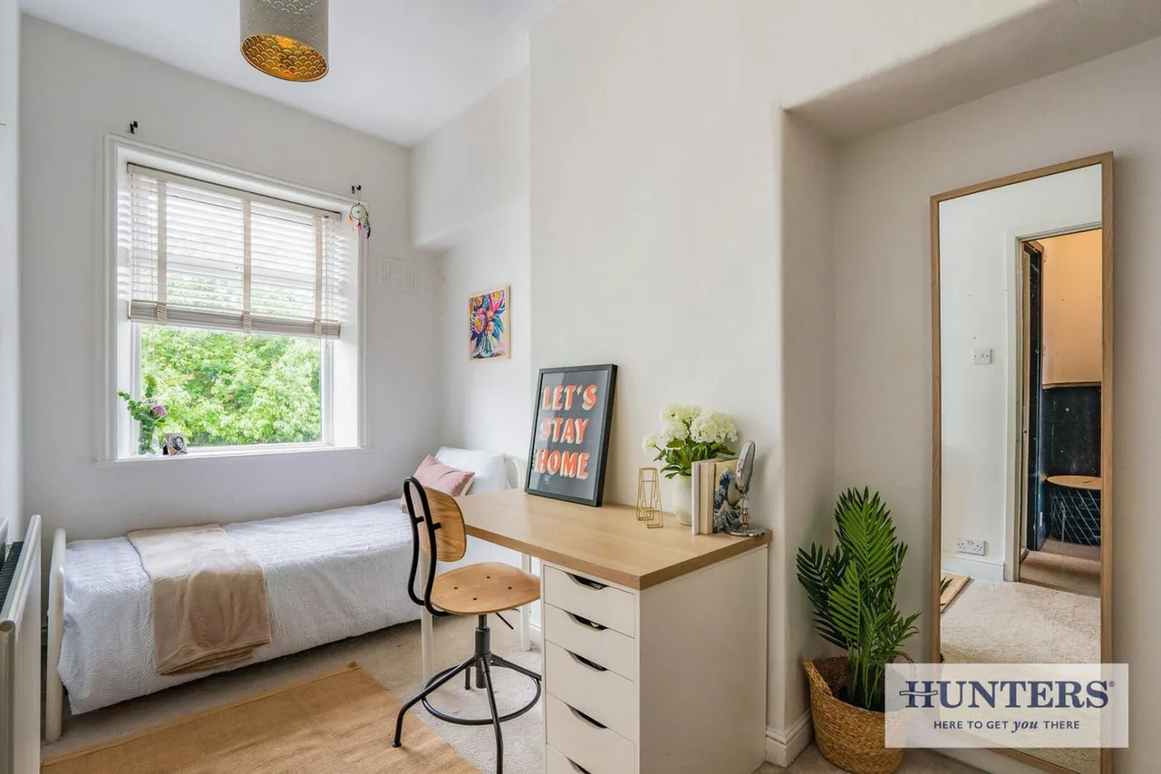 Town Street, Rawdon, LS19, photo 9