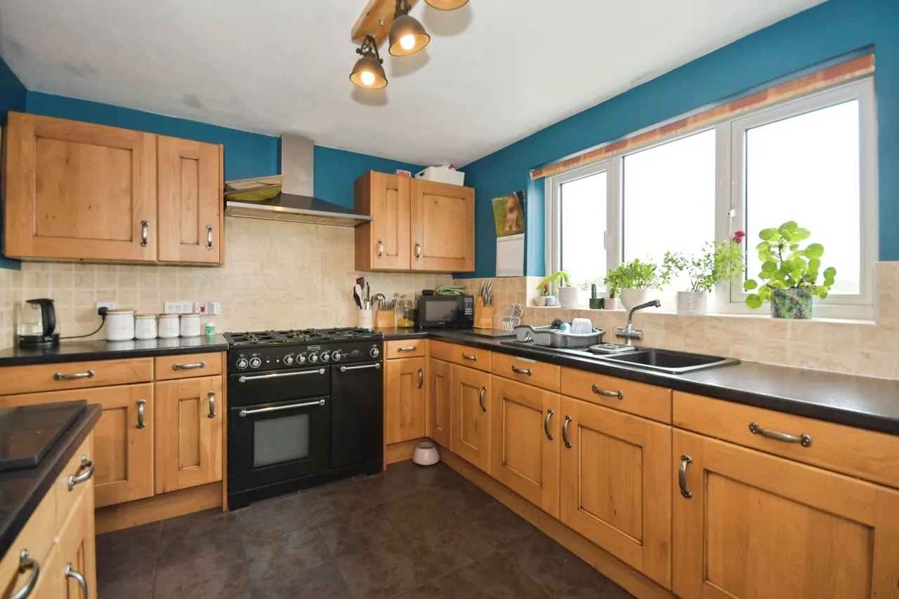 Homestead Way, Chapel-en-le-Frith, High Peak, Derbyshire, SK23, photo 4
