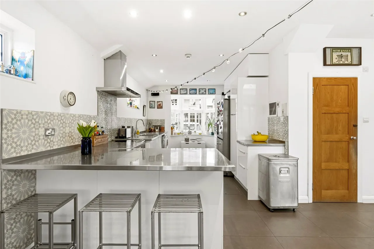 Craneford Way, Twickenham, TW2 7SB, photo 3