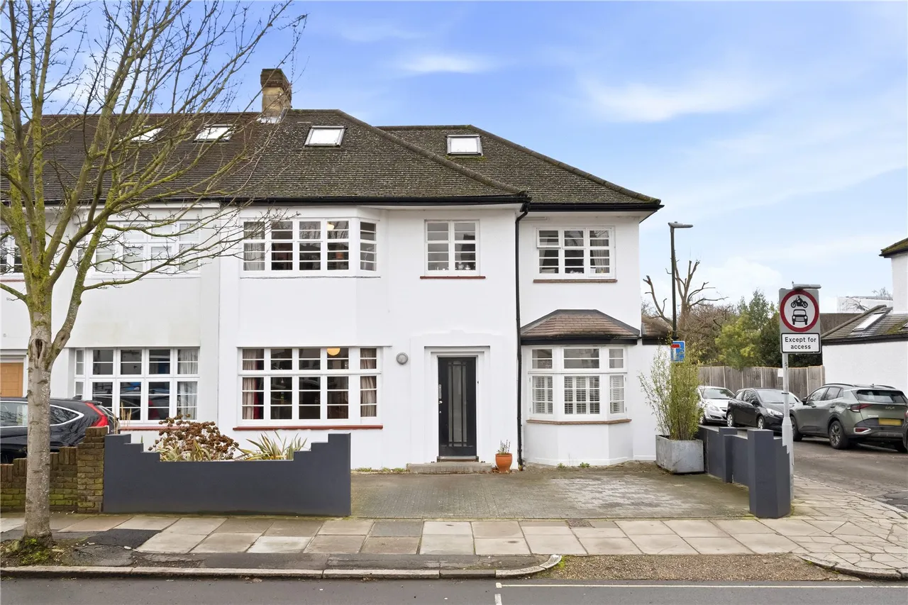 5 bed house for sale — Craneford Way, Twickenham, TW2 7SB