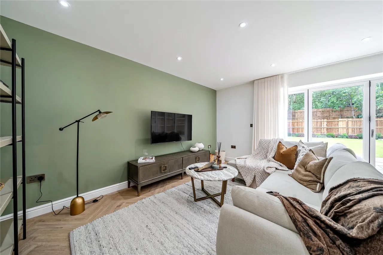 3 bed house for sale — Bromley Common, BR2