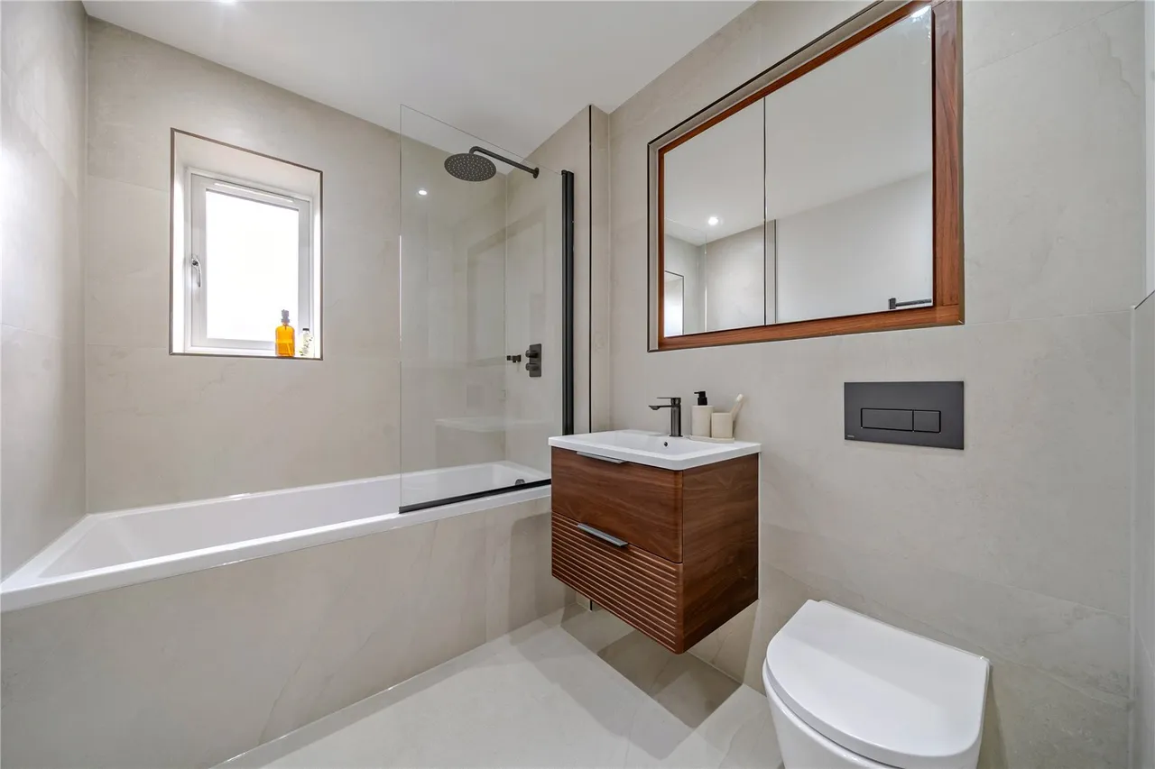 Bromley Common, BR2, photo 10