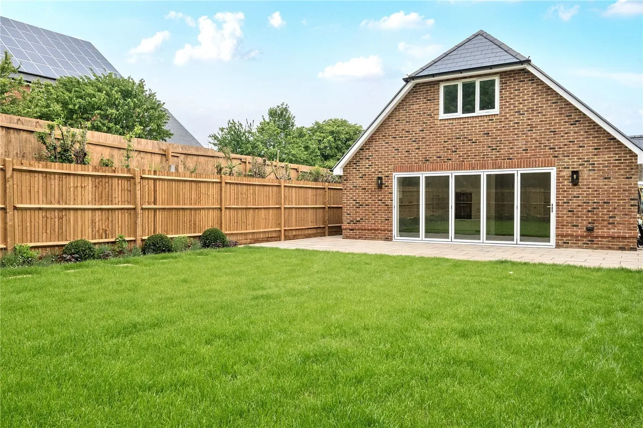 Bromley Common, BR2, photo 14