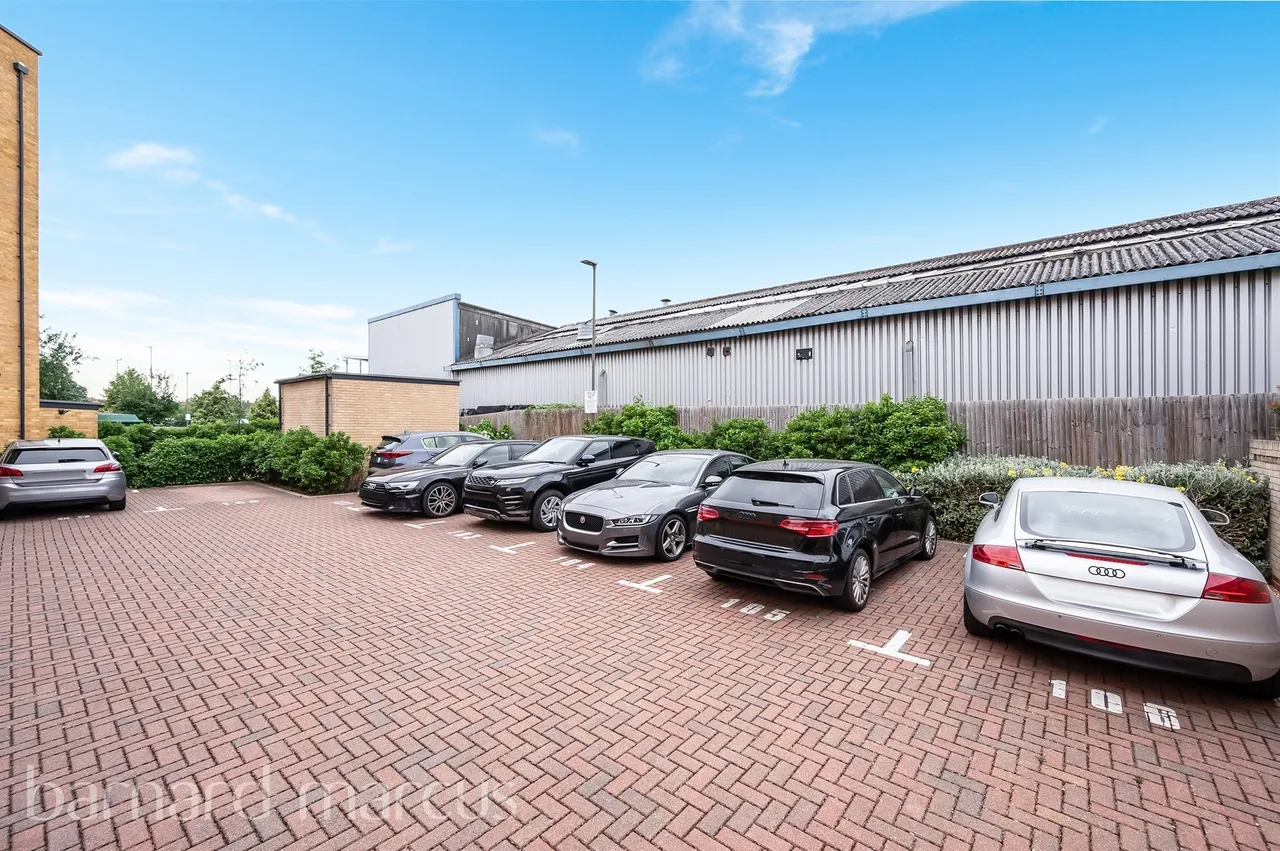 Tala Close, Surbiton, KT6, photo 14