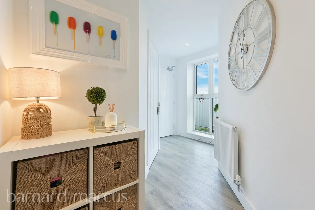 Tala Close, Surbiton, KT6, photo 13