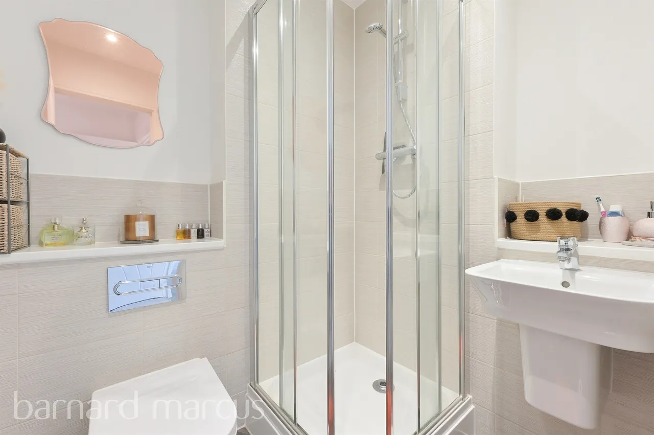 Tala Close, Surbiton, KT6, photo 12