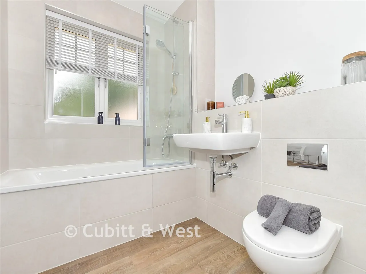 Willowhurst, Temple Gate, RH15, photo 12