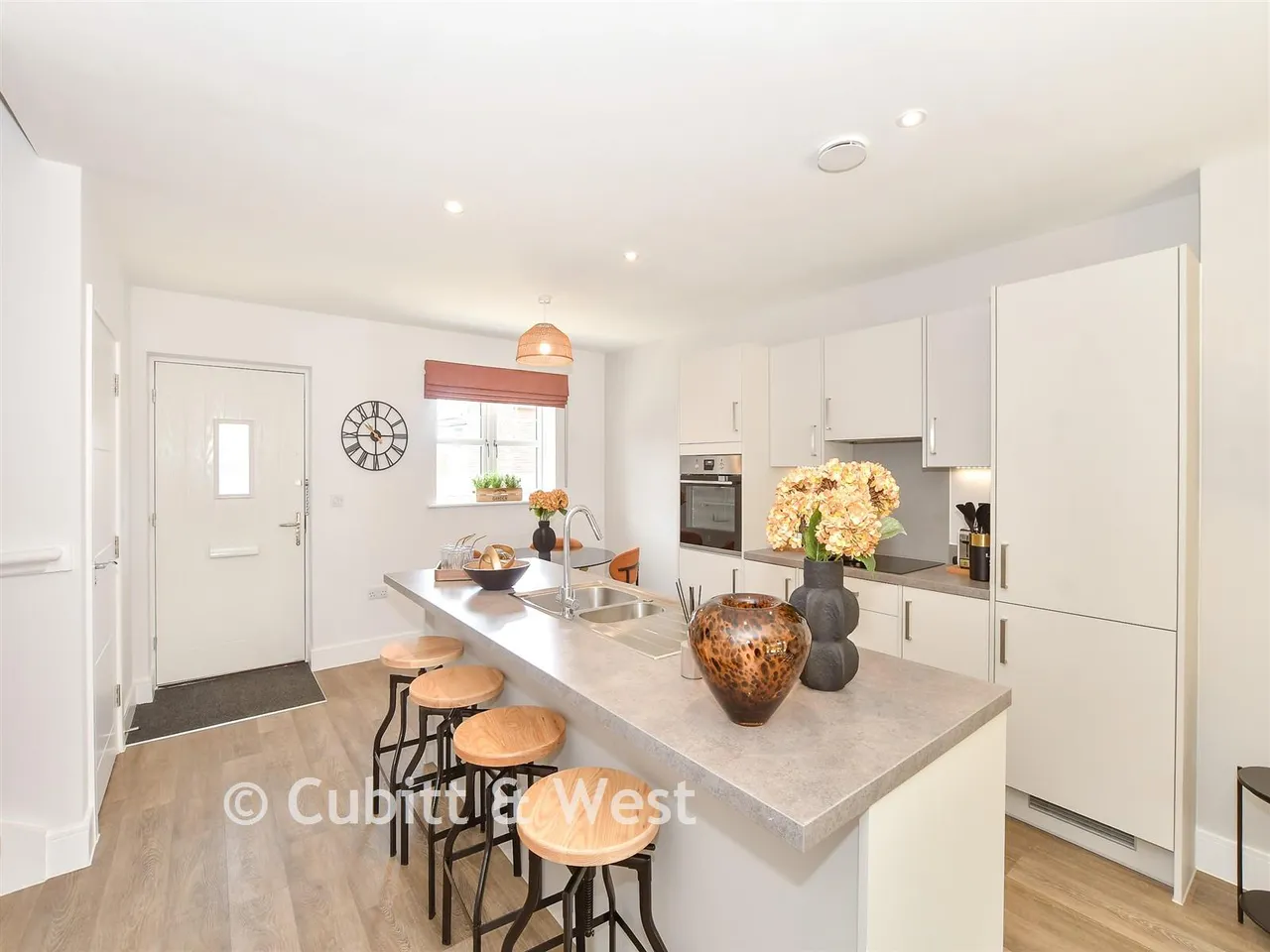 Willowhurst, Temple Gate, RH15, photo 2