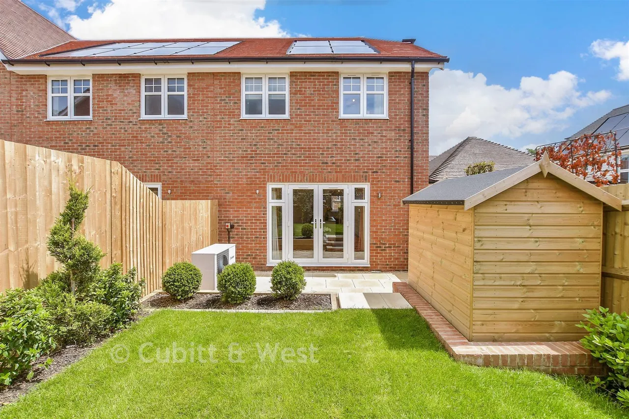 Willowhurst, Temple Gate, RH15, photo 14