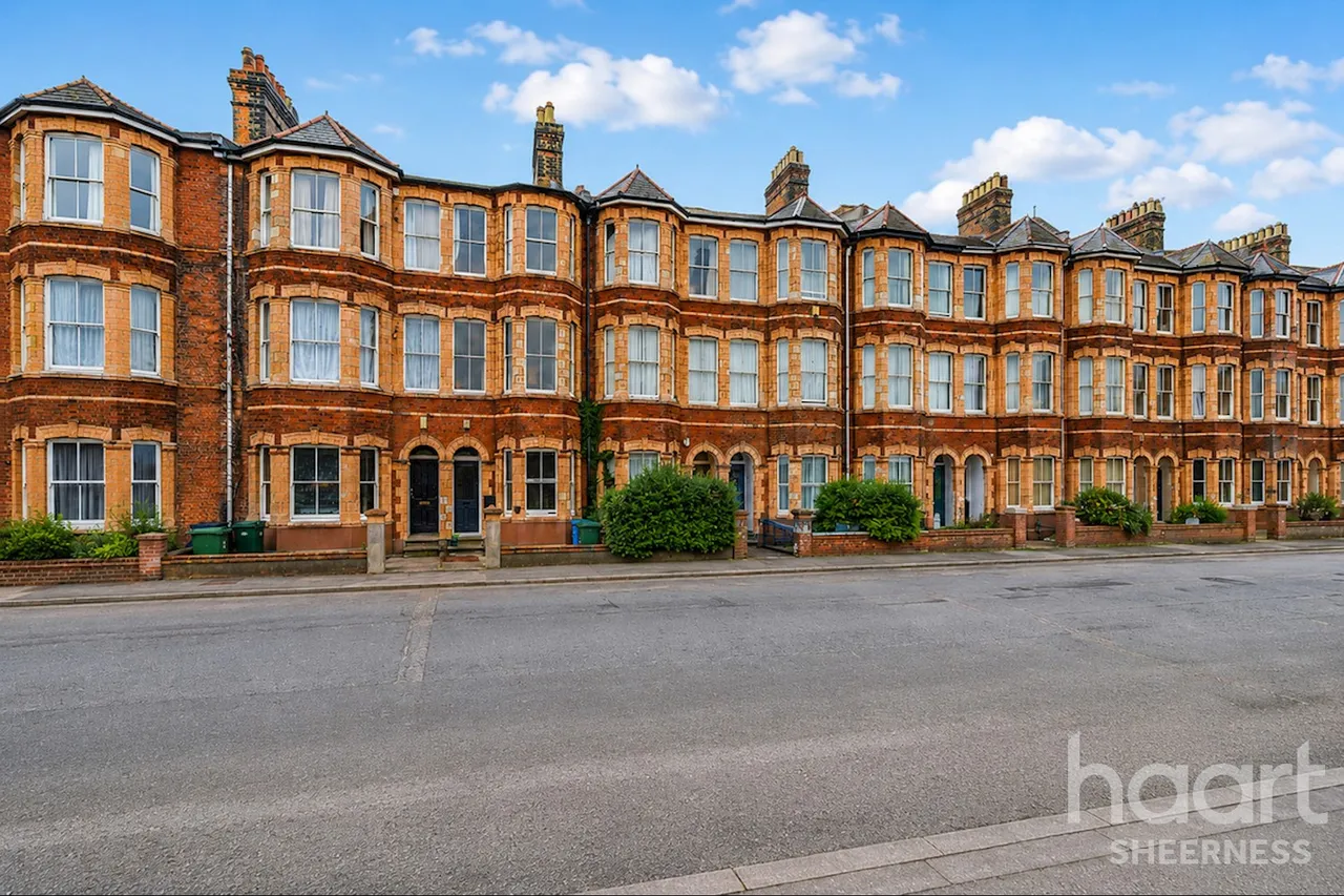 5 bed house for sale, Marine Parade, Sheerness, ME12