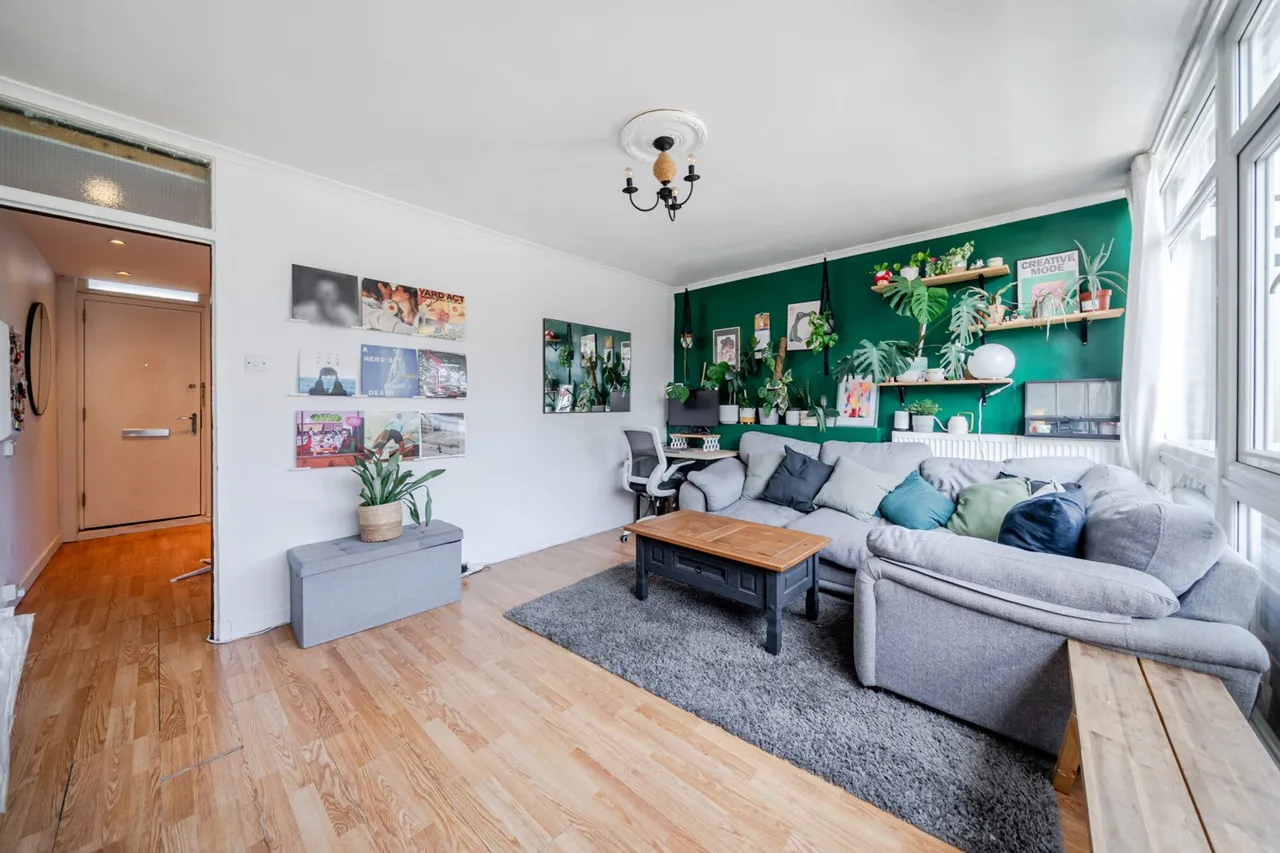 2 bed flat for sale — Loughborough Estate, SW9