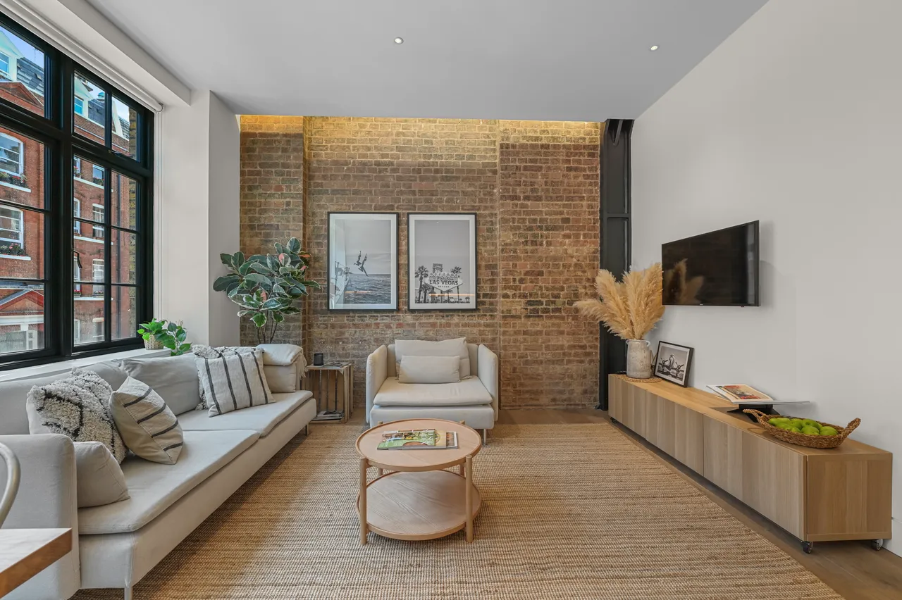 2 bed flat to rent, Great Titchfield Street, Fitzrovia, W1W