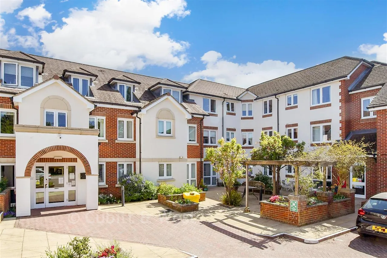1 bed flat for sale, Kings Road, Horsham, RH13