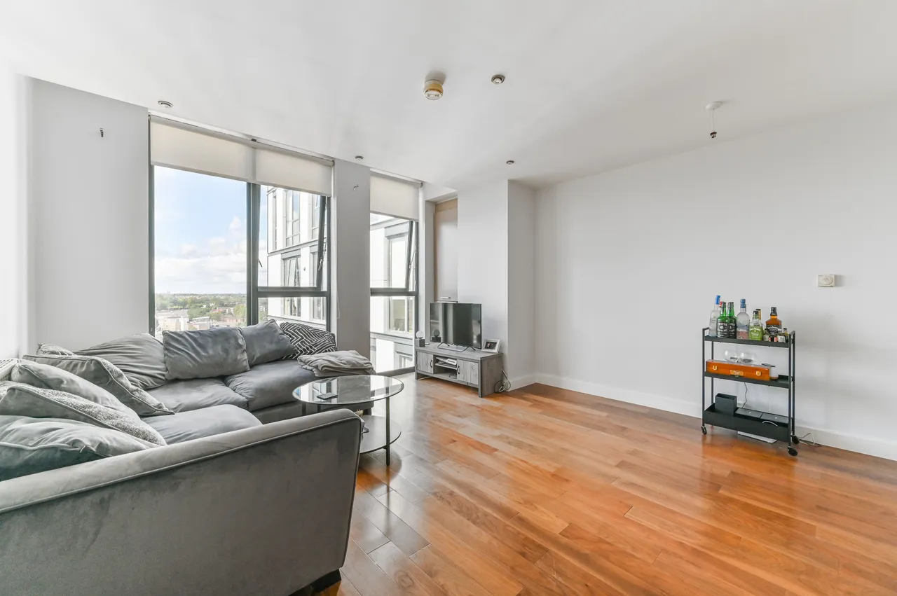 Flat 147, Centrillion Point, 2 Masons Avenue, Croydon, photo 4