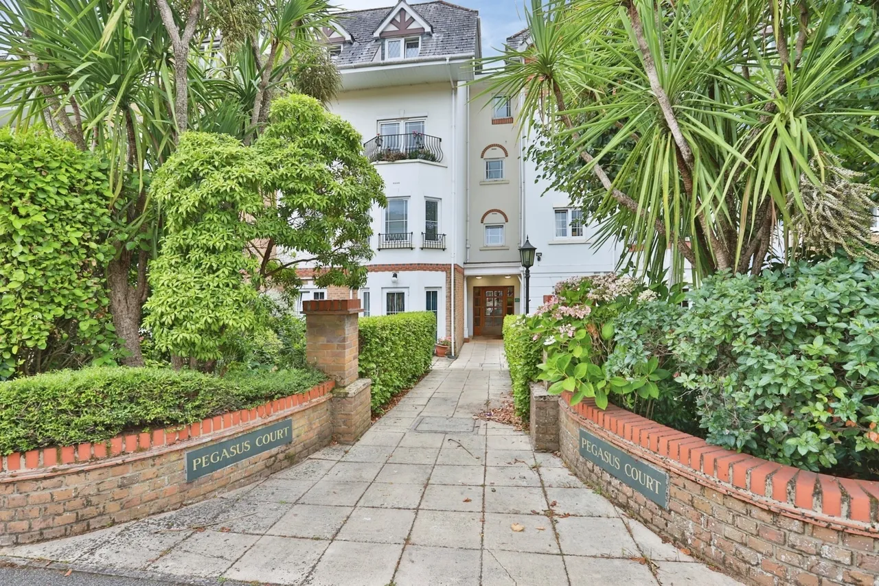 1 bed flat for sale, Lansdowne Road, Bournemouth, BH1