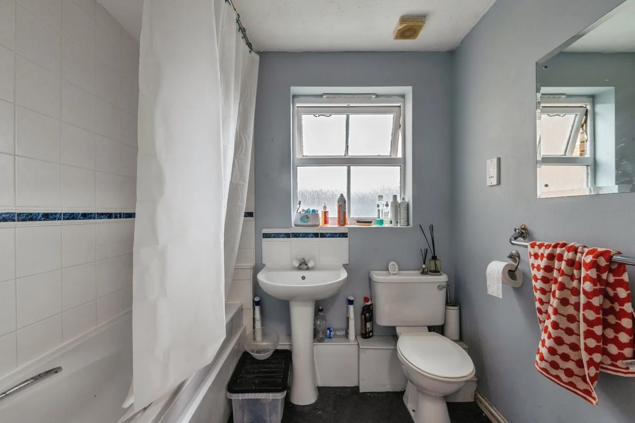 Rawlyn Close, Chafford Hundred, Grays, Essex, RM16, photo 10