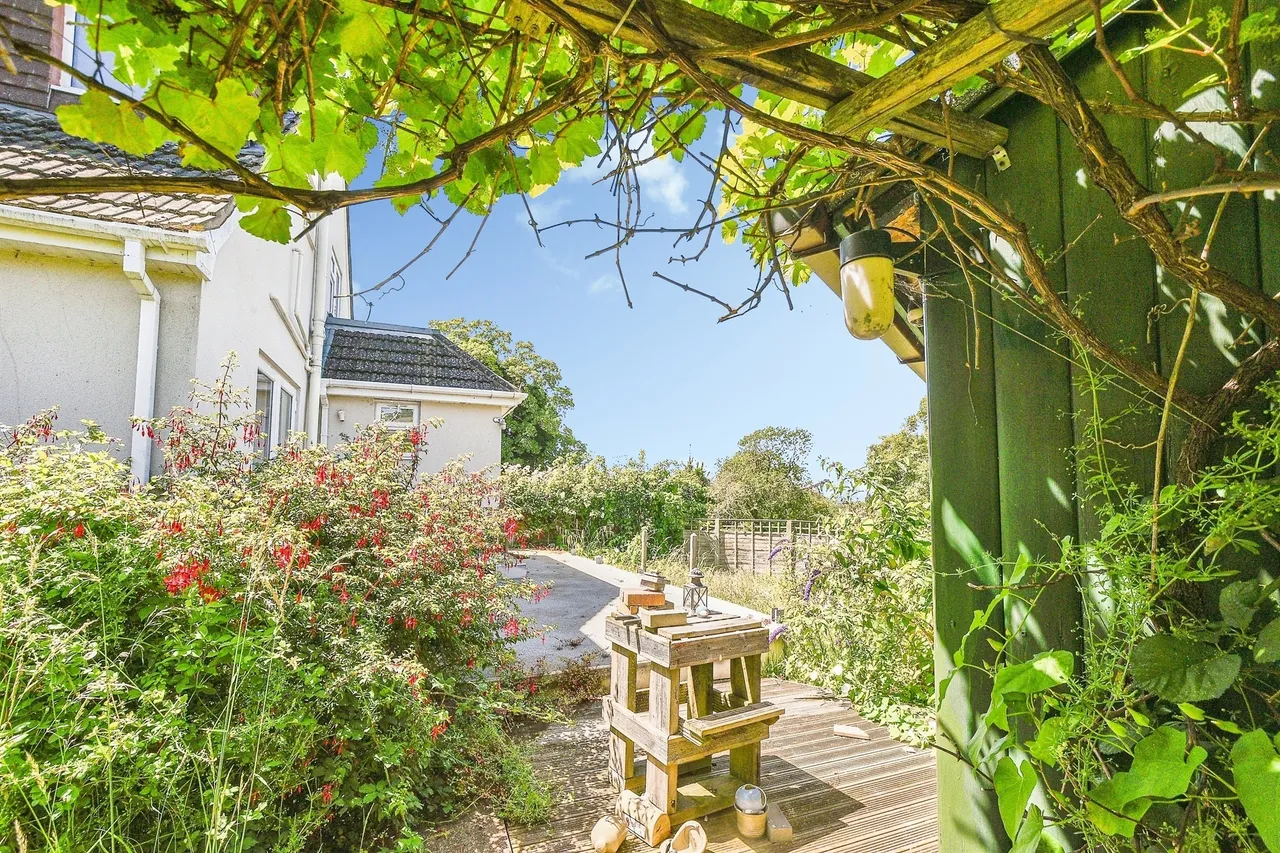 Malthouse Close, Blunsdon, Swindon, photo 9