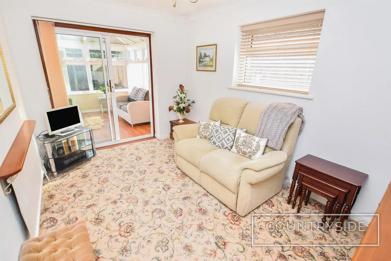 Clifton Way, Benfleet, photo 10
