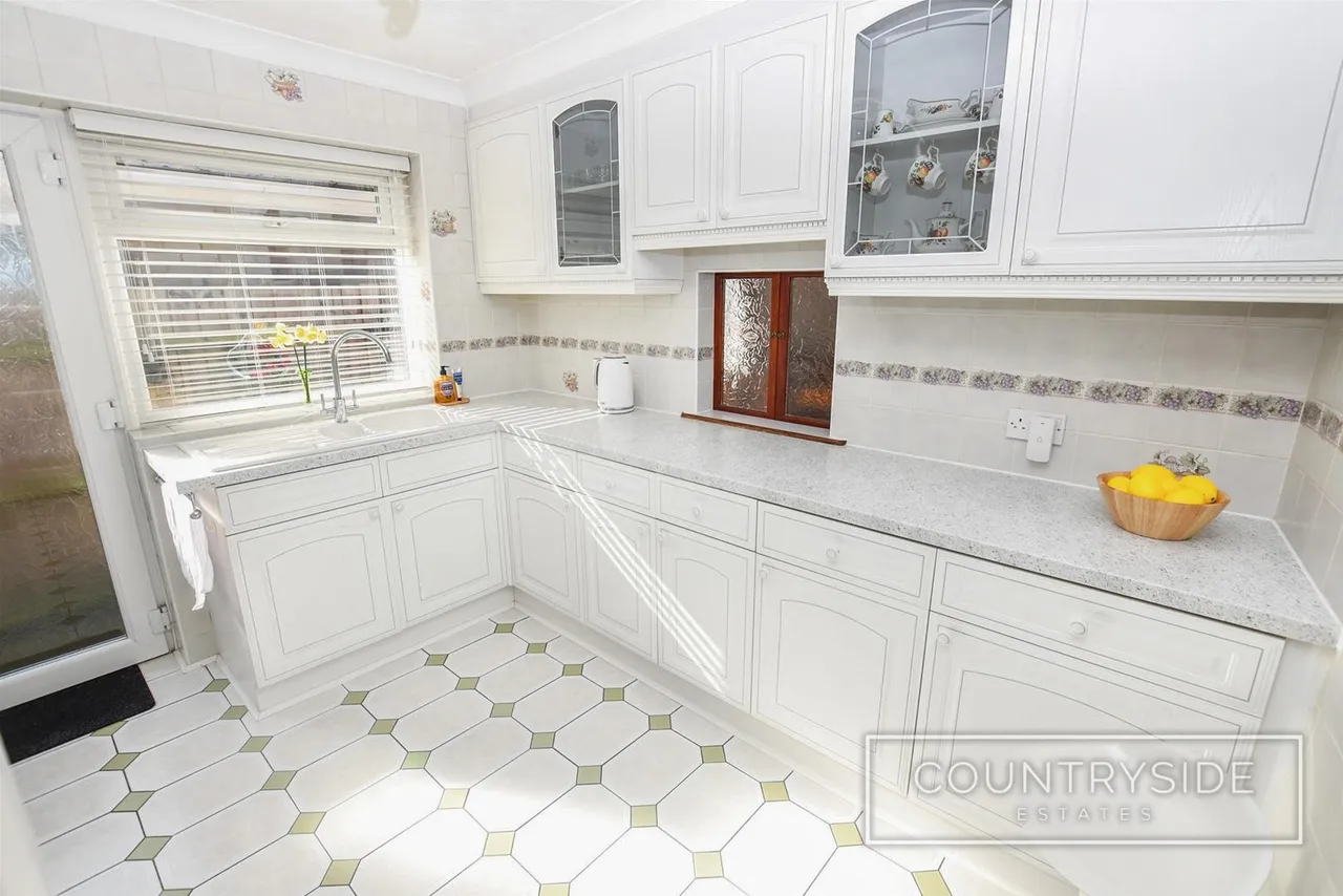 Clifton Way, Benfleet, photo 9