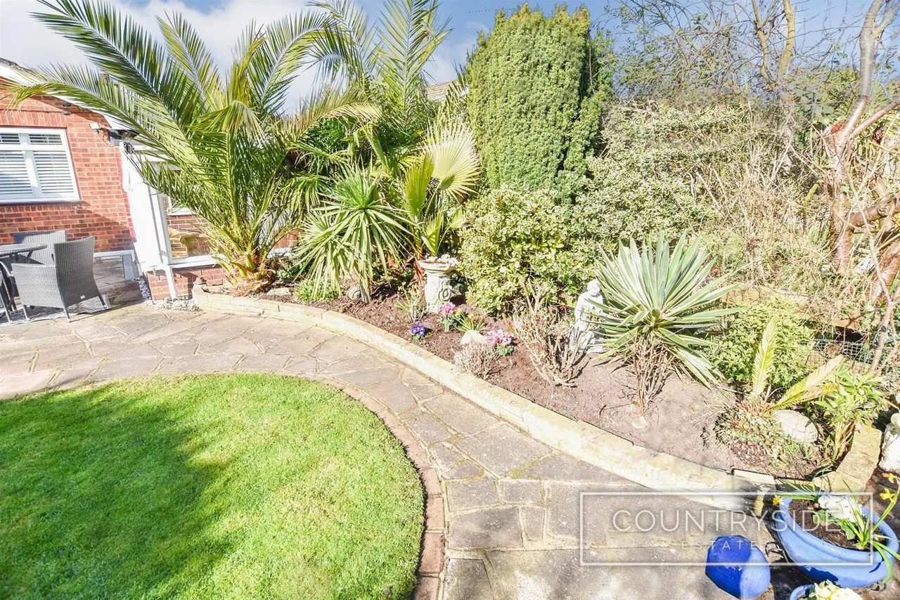 Clifton Way, Benfleet, photo 14