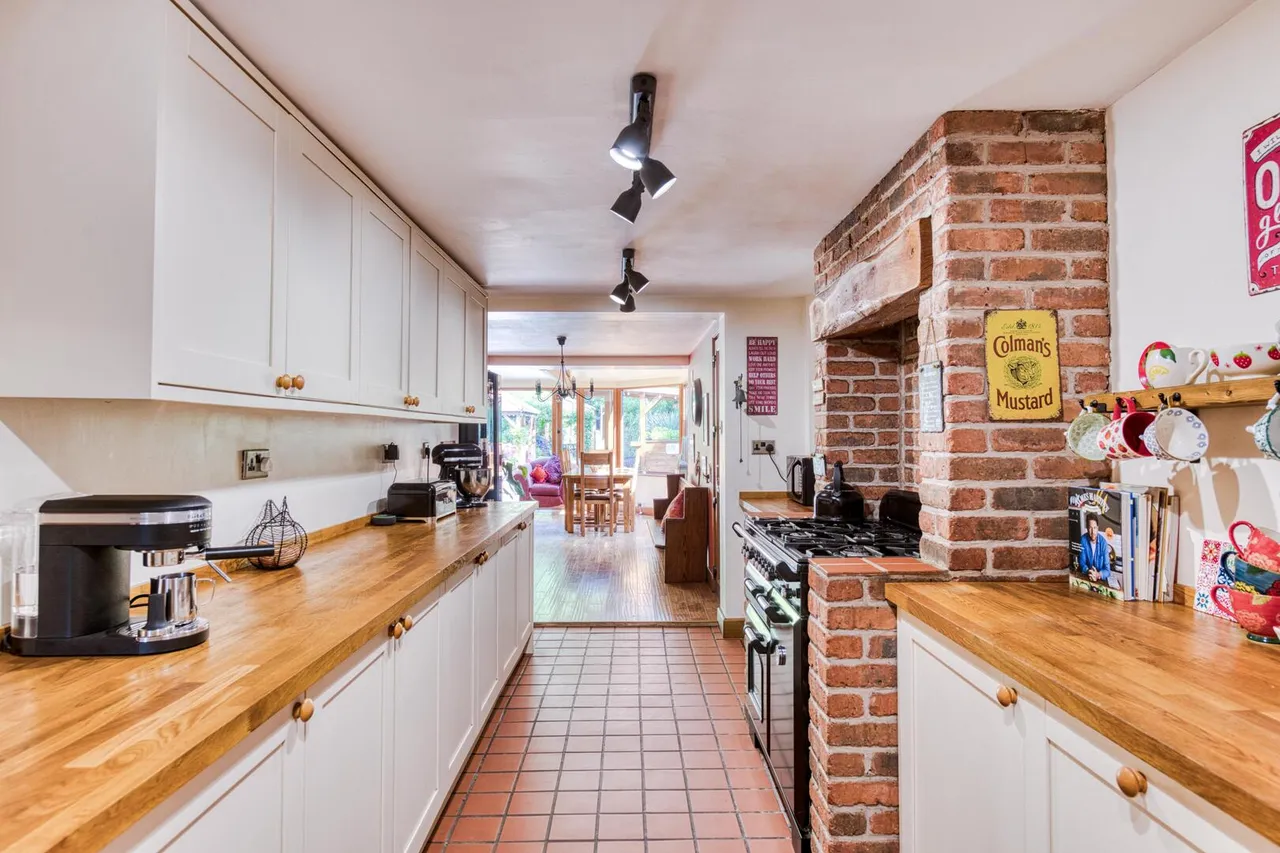 Worcester Road, Hagley, photo 17