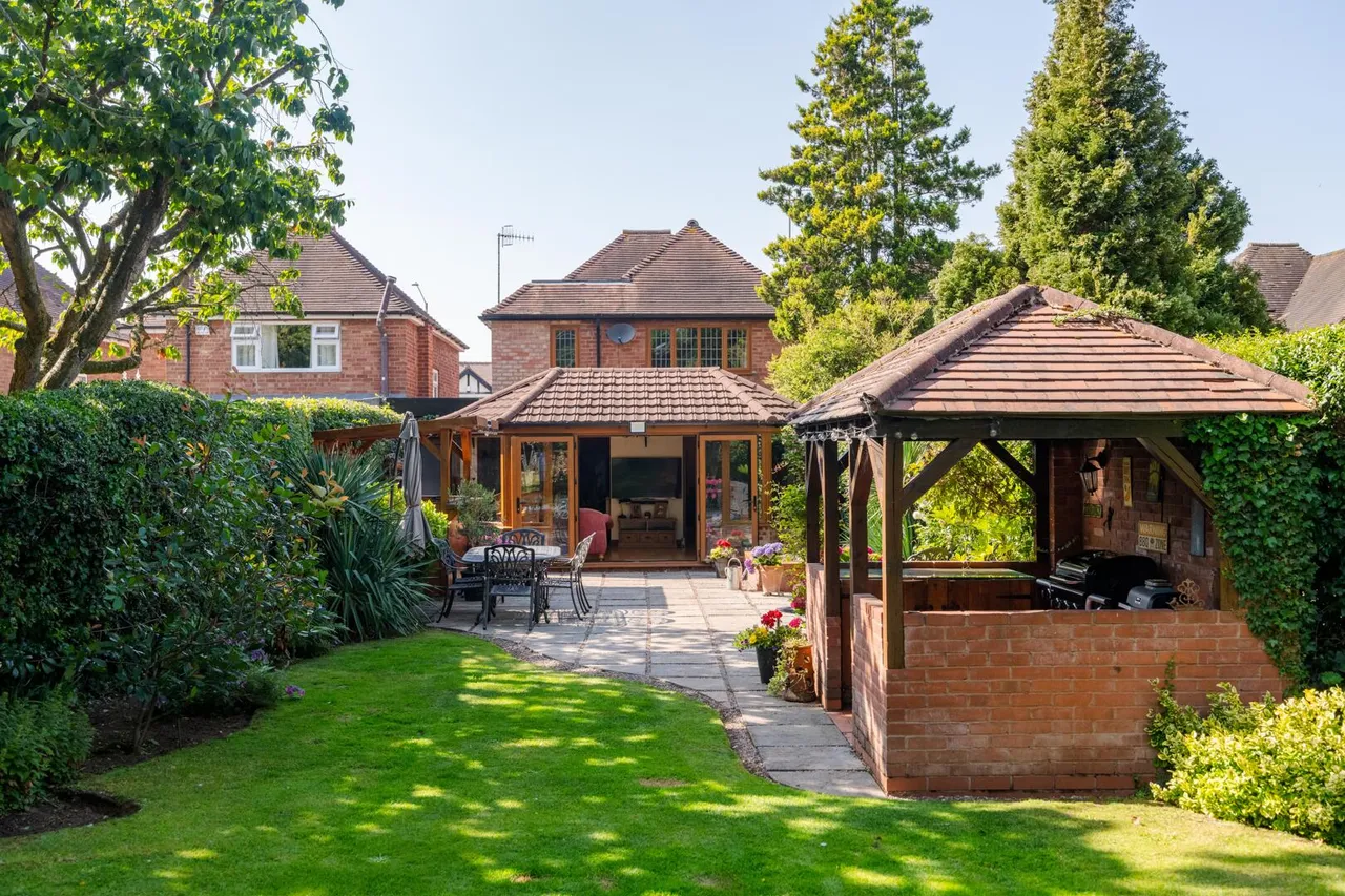 Worcester Road, Hagley, photo 12