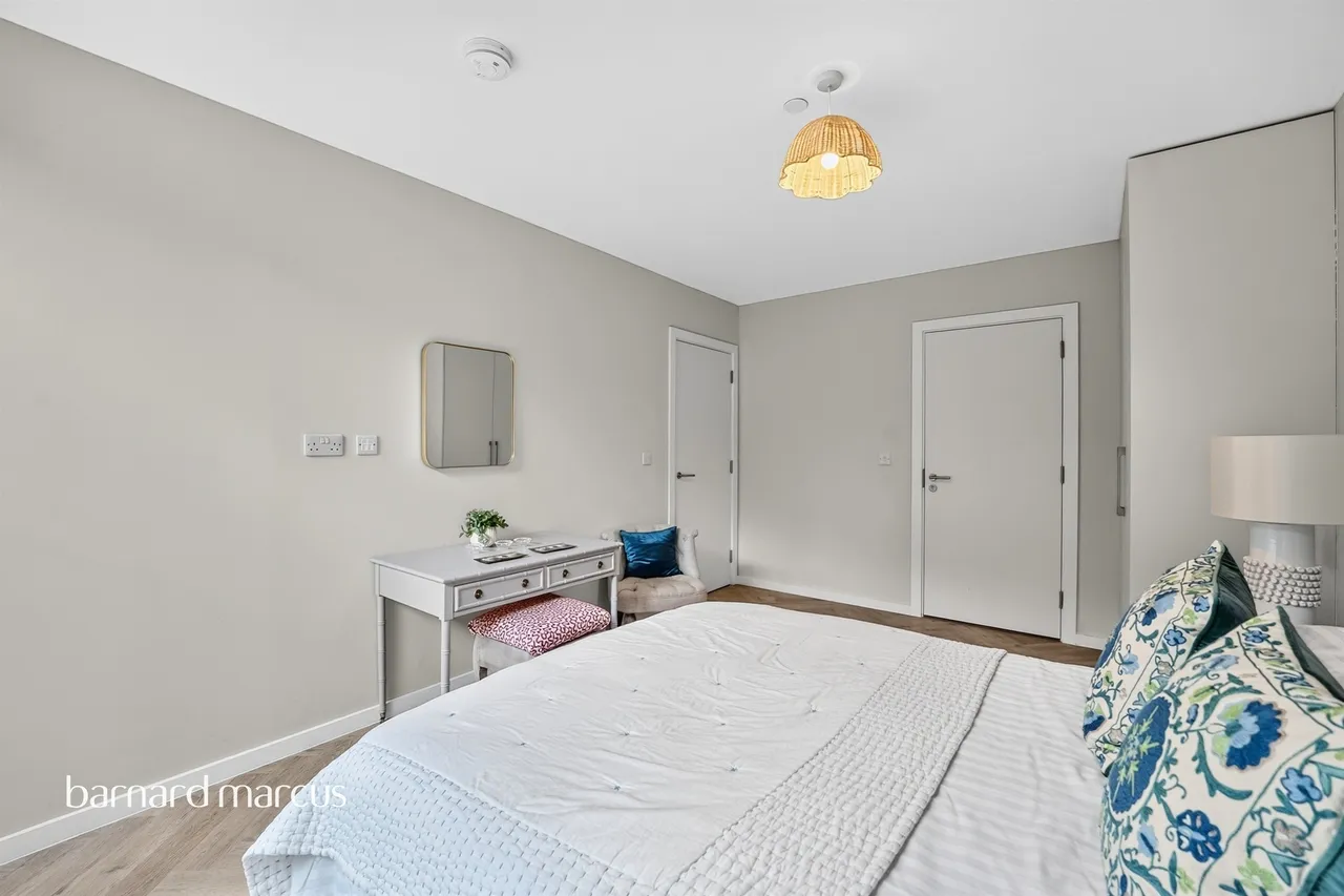 Meadow House, Fallsbrook Road, London, photo 9