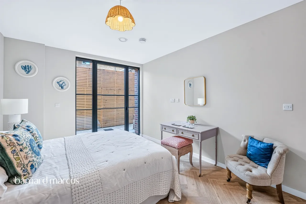 Meadow House, Fallsbrook Road, London, photo 7