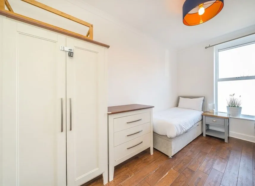 Queens Road, New Southgate, N11, photo 5