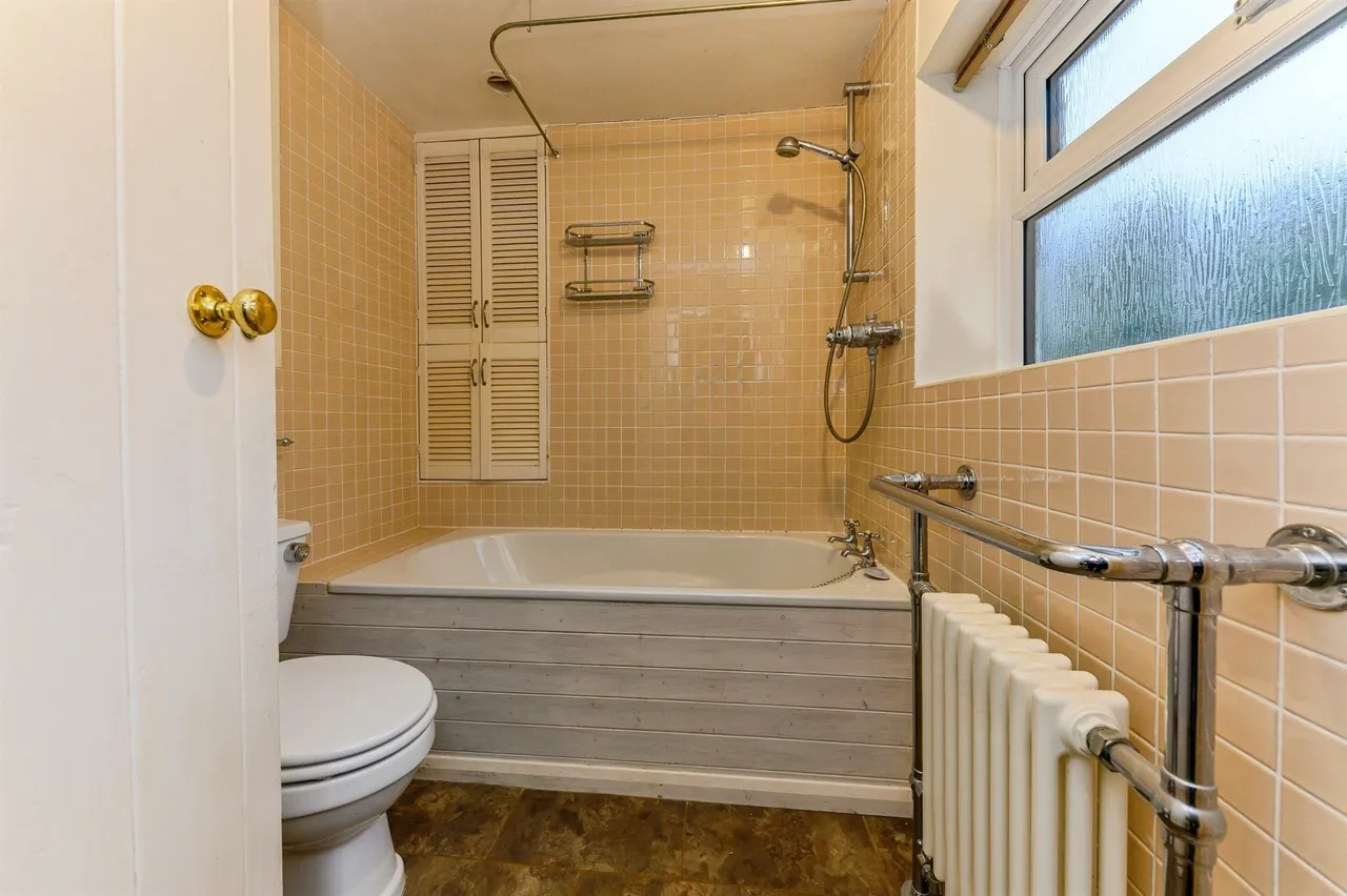 Old Leicester Road, Wansford, PE8, photo 8