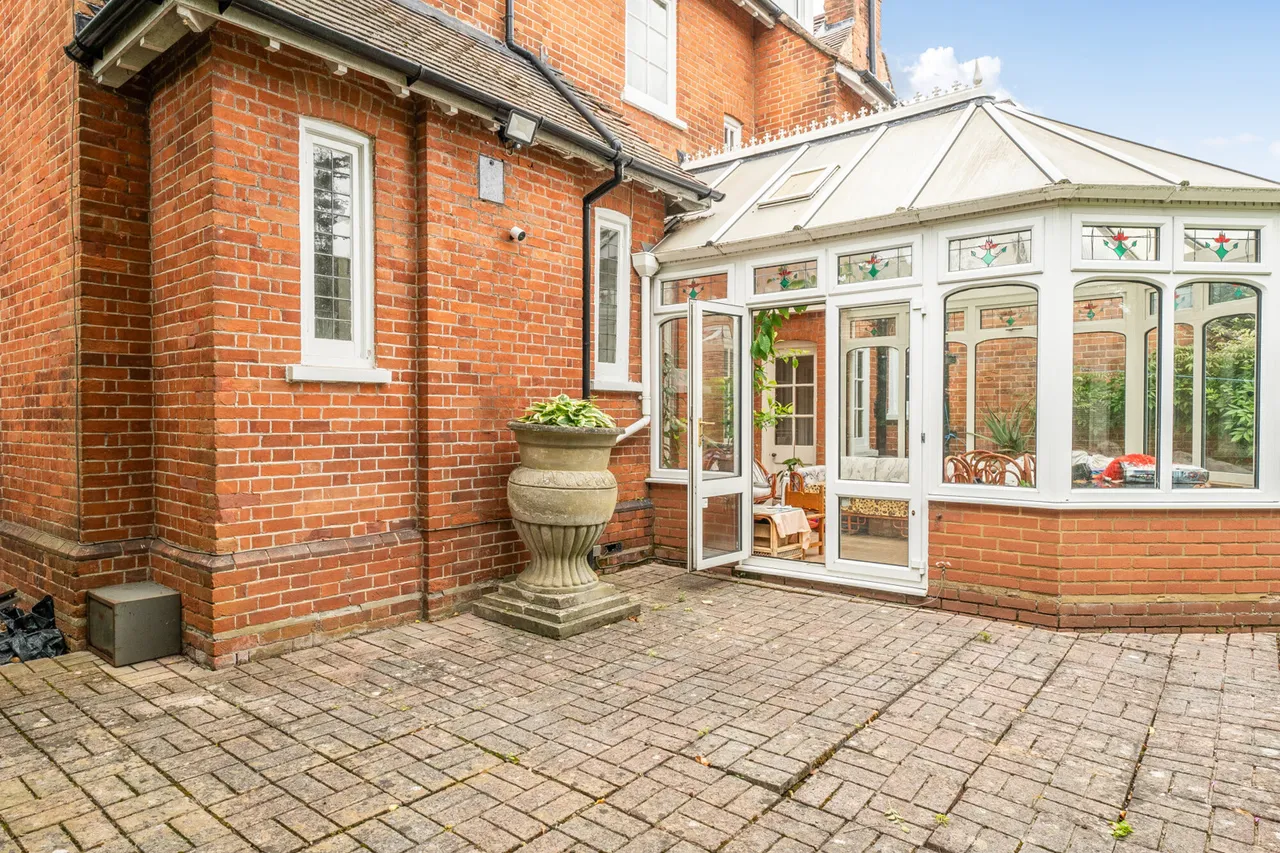 Ducks Hill Road, Northwood, HA6, photo 17