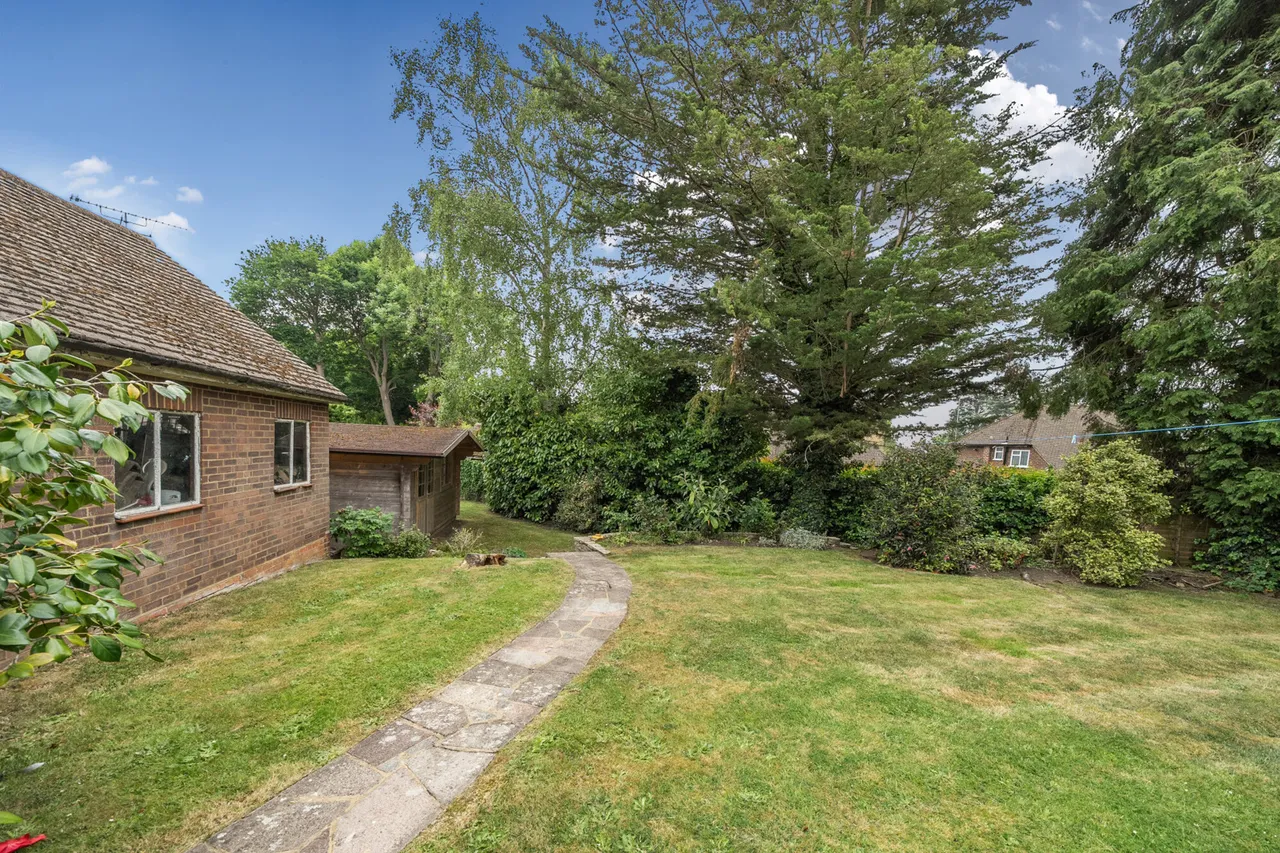 Ducks Hill Road, Northwood, HA6, photo 20