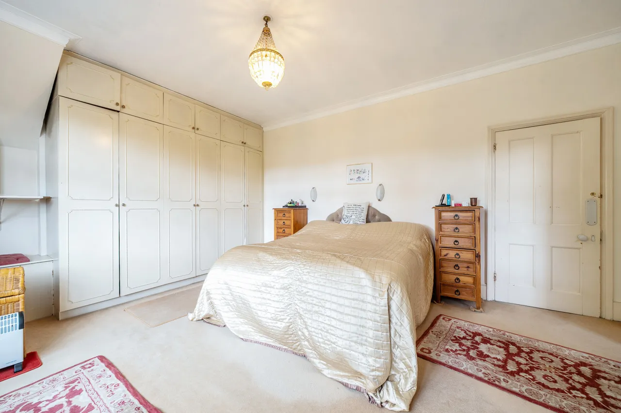 Ducks Hill Road, Northwood, HA6, photo 10