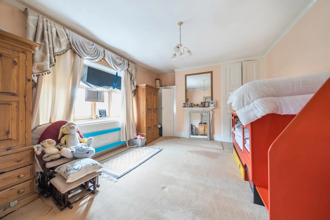 Ducks Hill Road, Northwood, HA6, photo 9