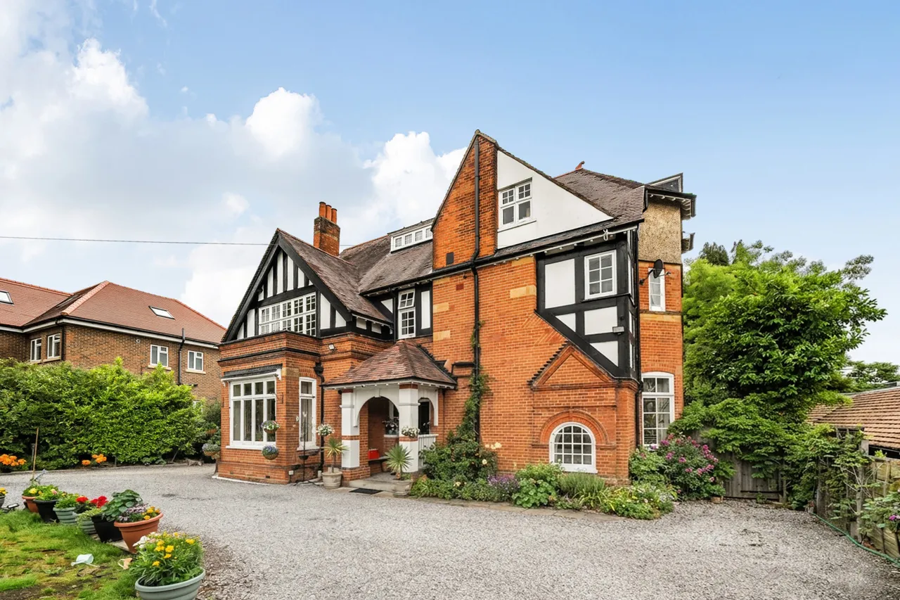 Ducks Hill Road, Northwood, HA6, photo 22