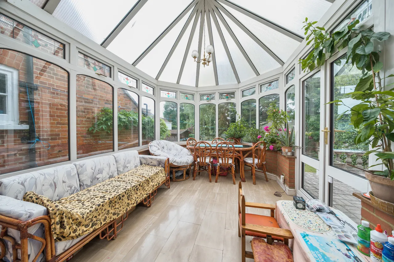 Ducks Hill Road, Northwood, HA6, photo 18