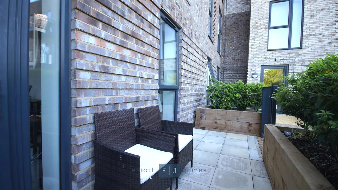 Academy Way, Loughton, IG10, photo 10
