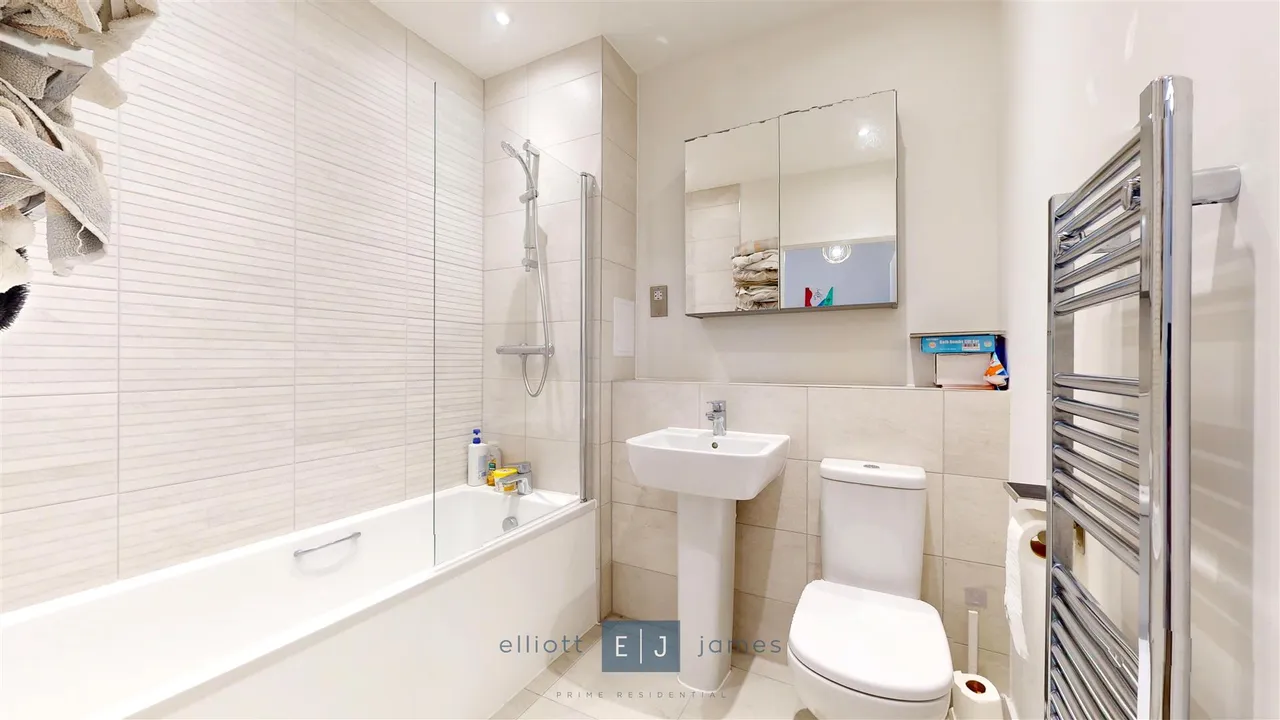 Academy Way, Loughton, IG10, photo 7